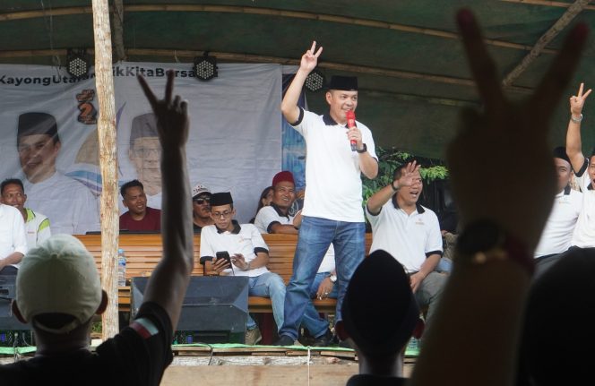
					Romi Wijaya kampanye dialogis di Desa Matan Jaya, Kecamatan Simpang Hilir, Kabupaten Kayong Utara.