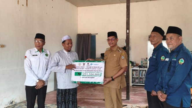
					Hadirkan Bantuan Sumur Air untuk Santri